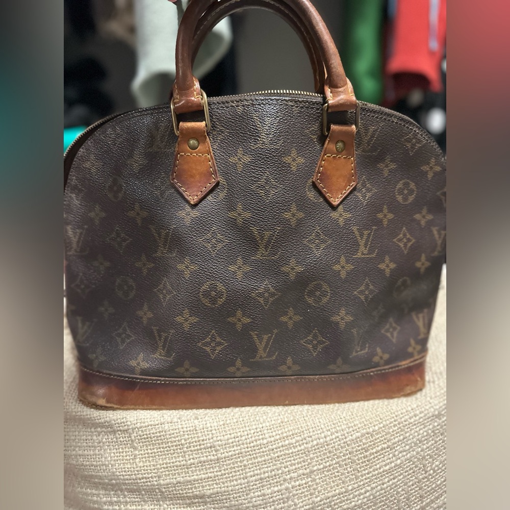 Vintage Authentic Louis Vuitton Alma